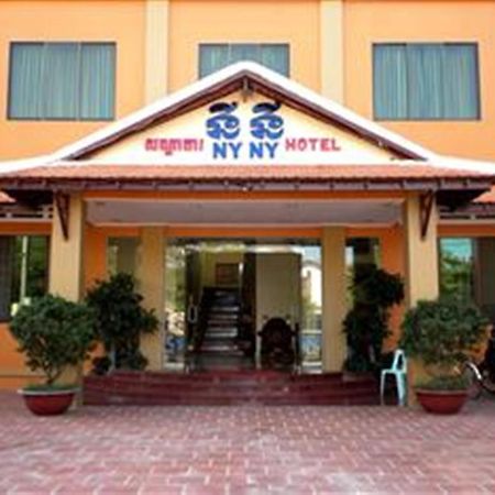 Nyny Hotel Kampot Buitenkant foto
