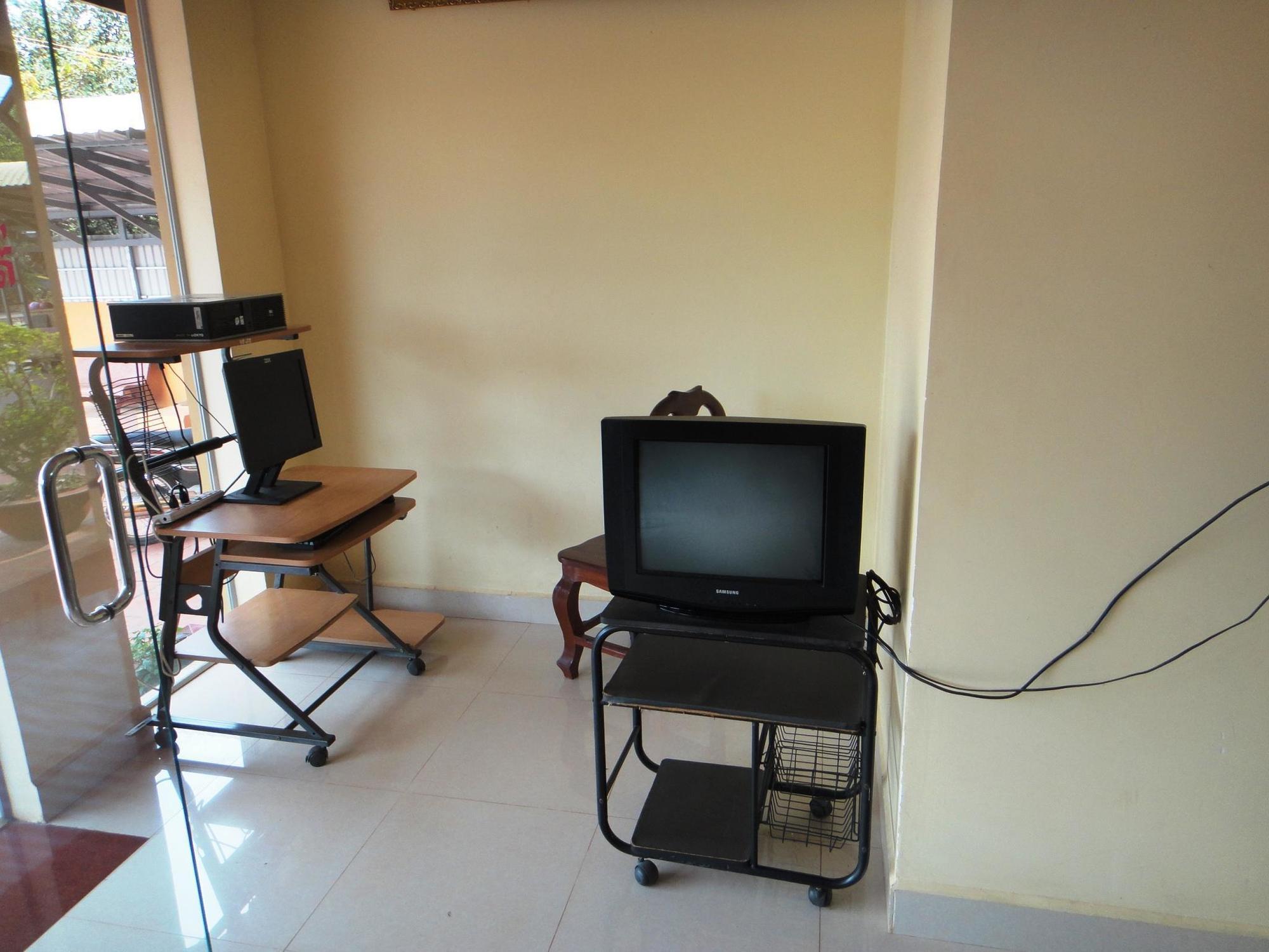 Nyny Hotel Kampot Buitenkant foto
