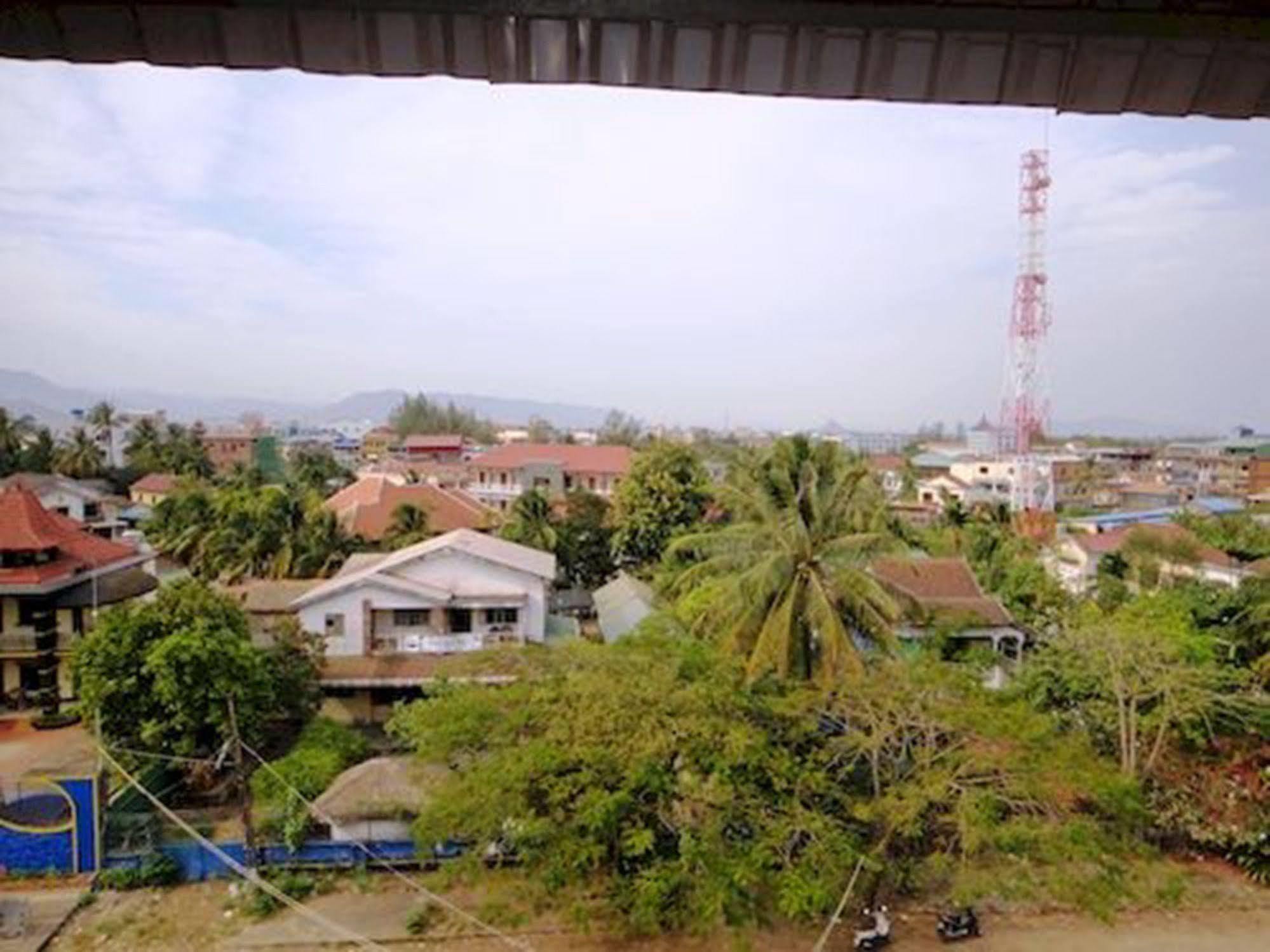 Nyny Hotel Kampot Buitenkant foto