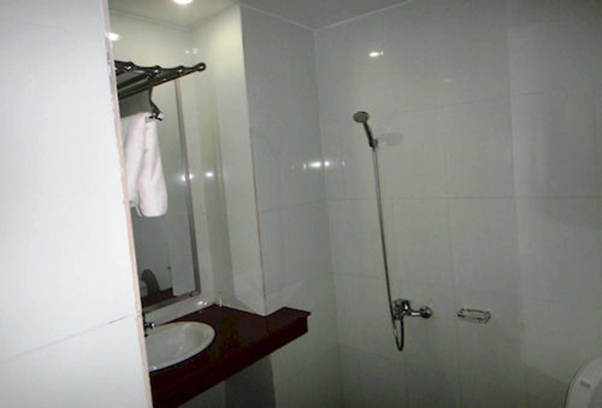 Nyny Hotel Kampot Buitenkant foto
