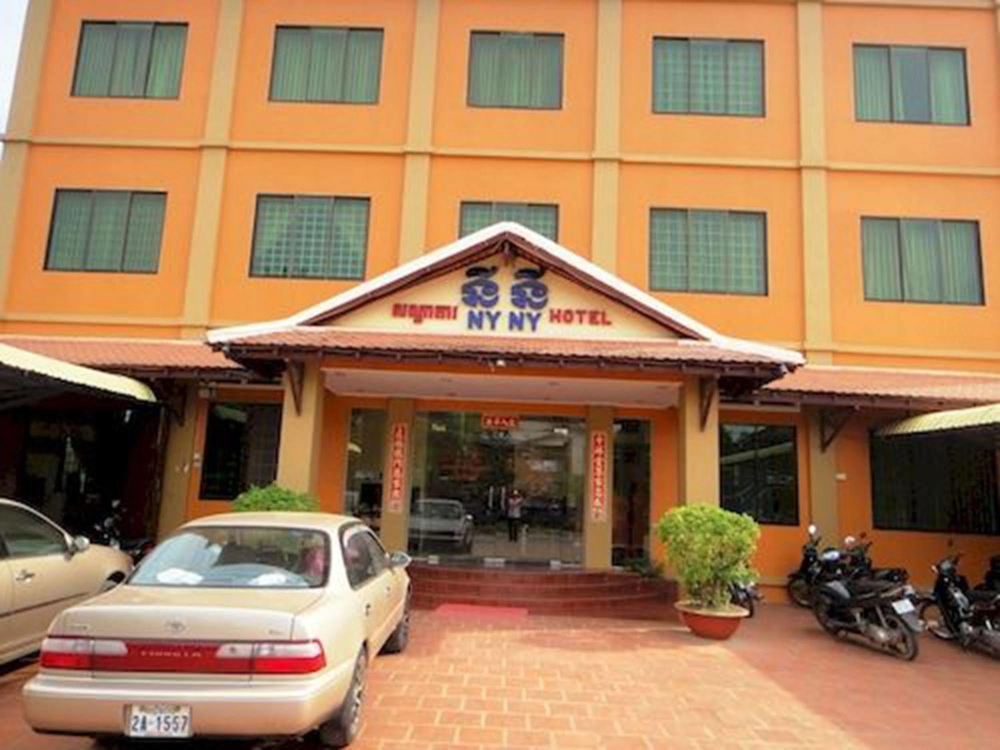 Nyny Hotel Kampot Buitenkant foto