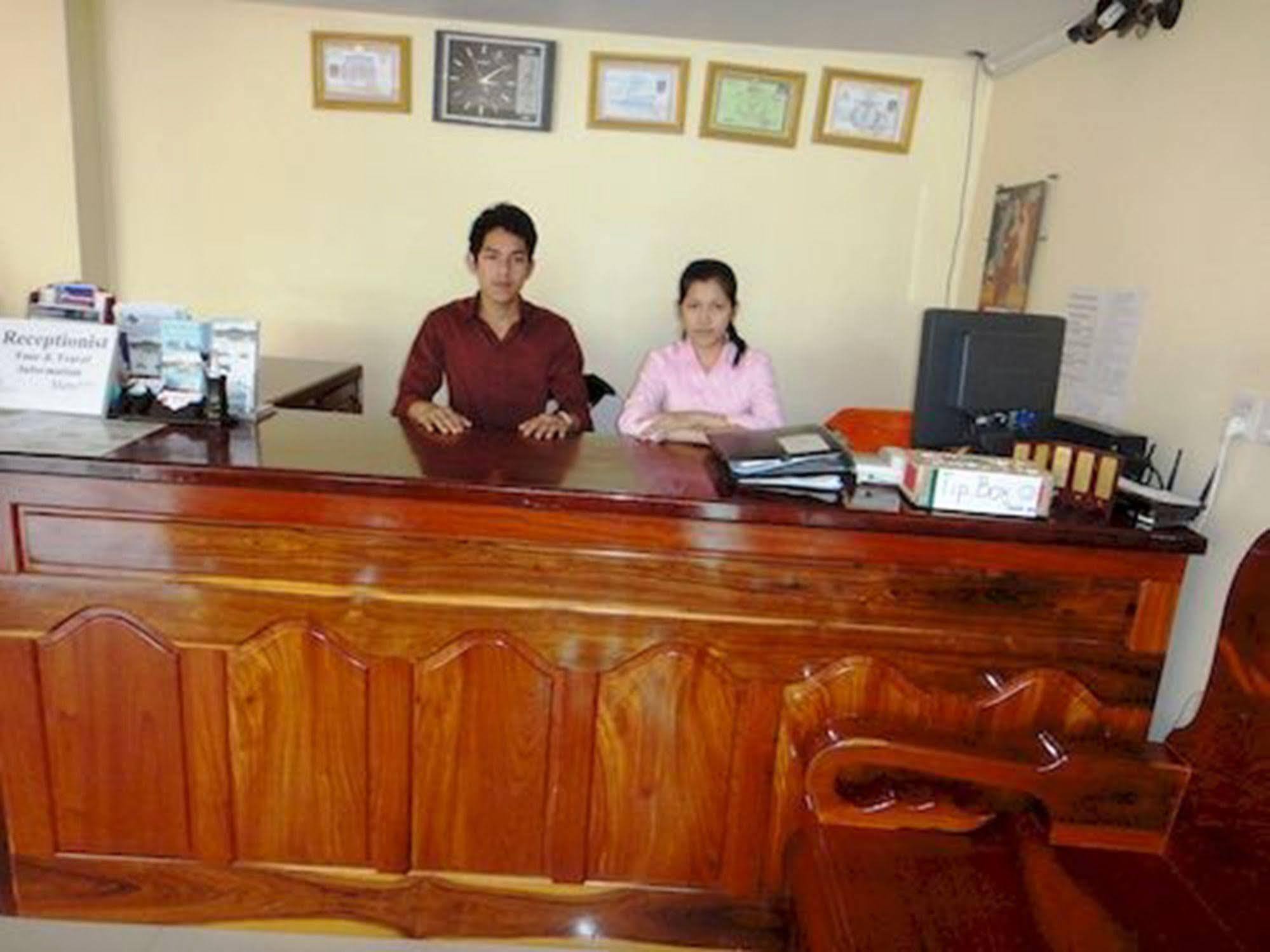 Nyny Hotel Kampot Buitenkant foto