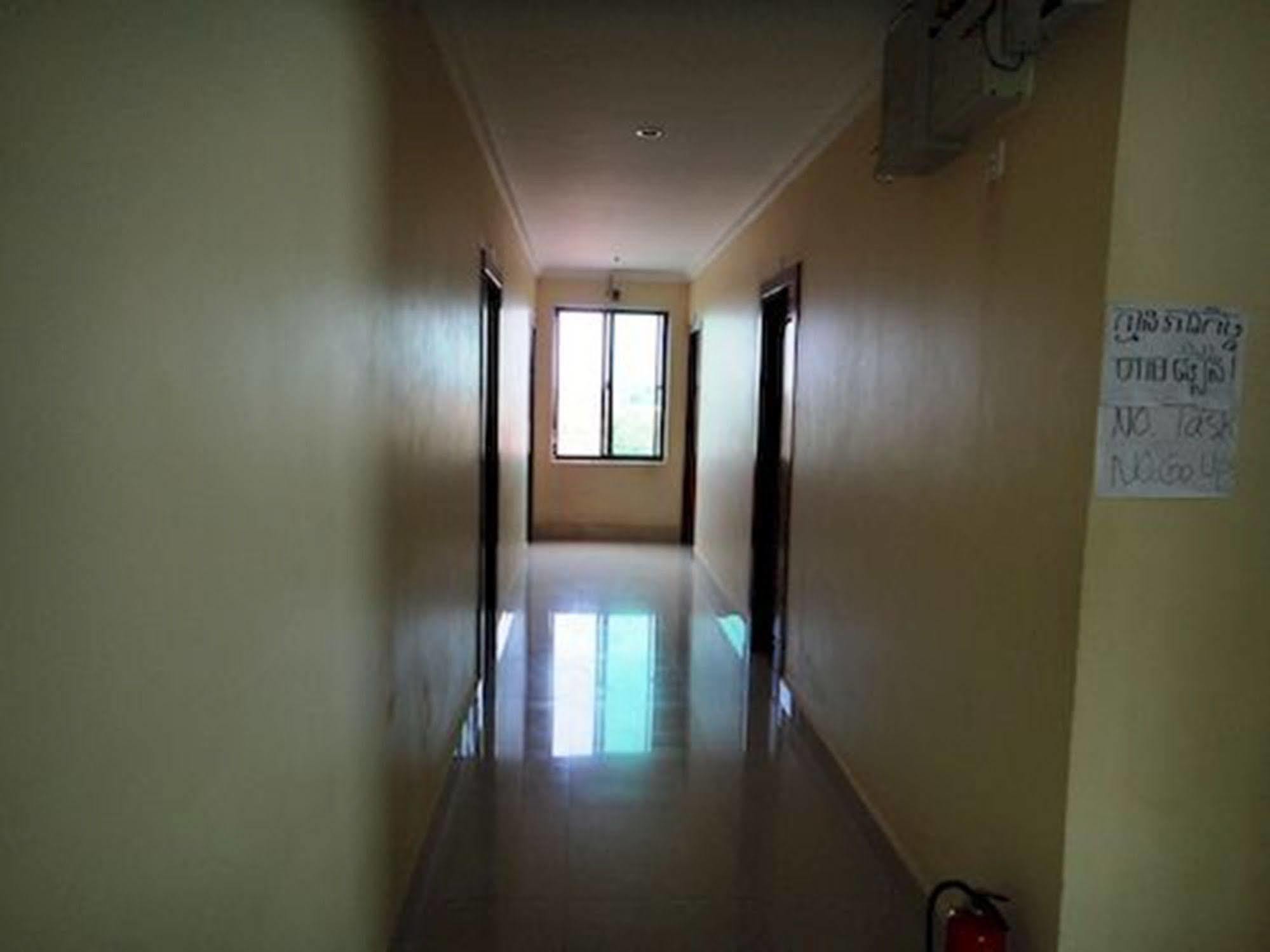Nyny Hotel Kampot Buitenkant foto