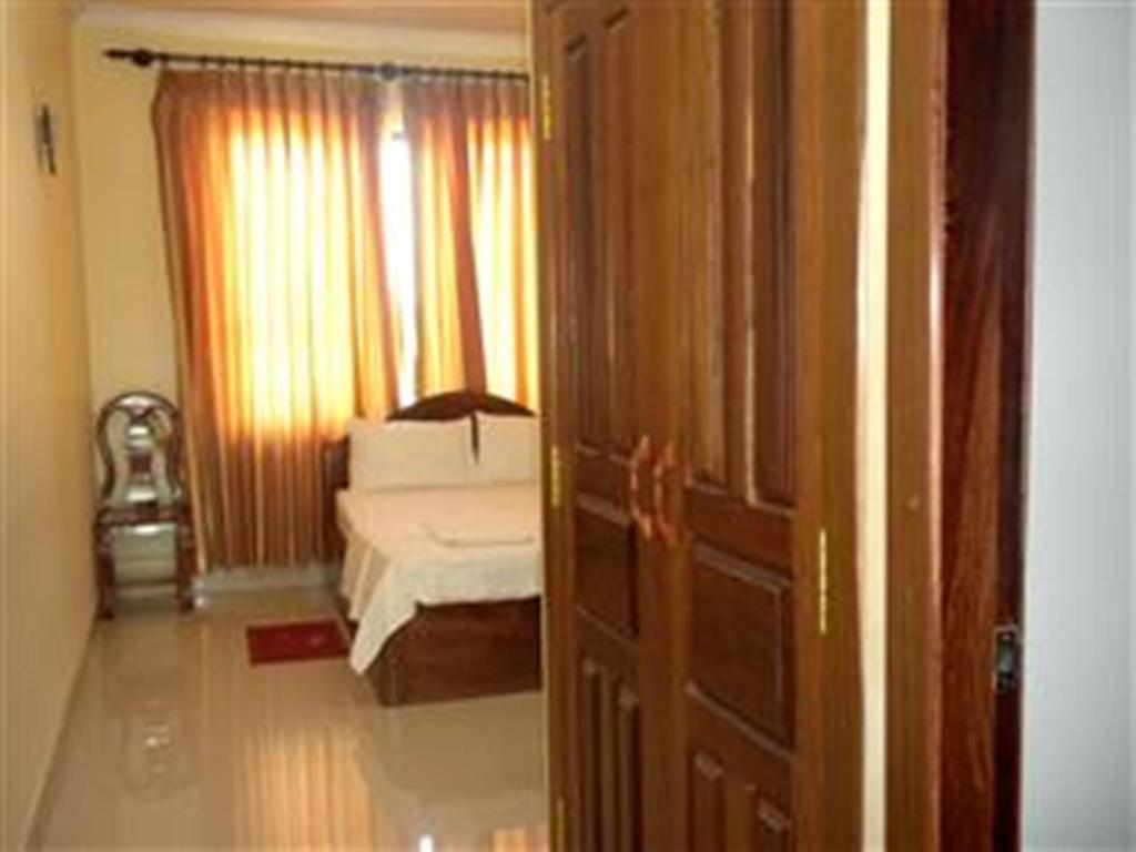Nyny Hotel Kampot Kamer foto