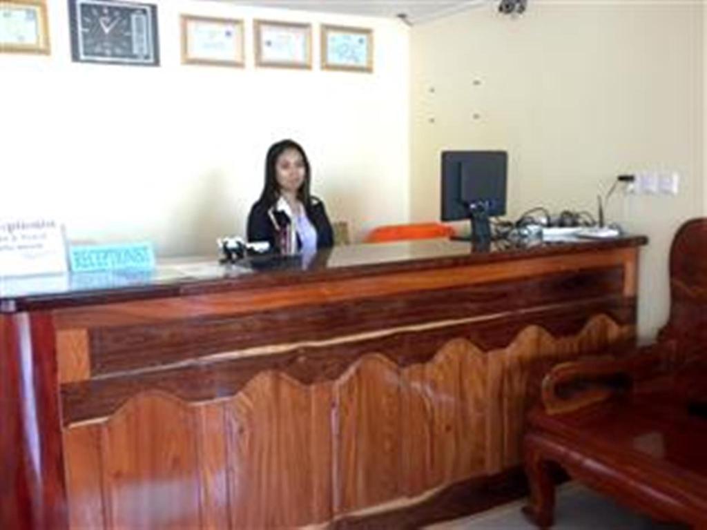 Nyny Hotel Kampot Buitenkant foto
