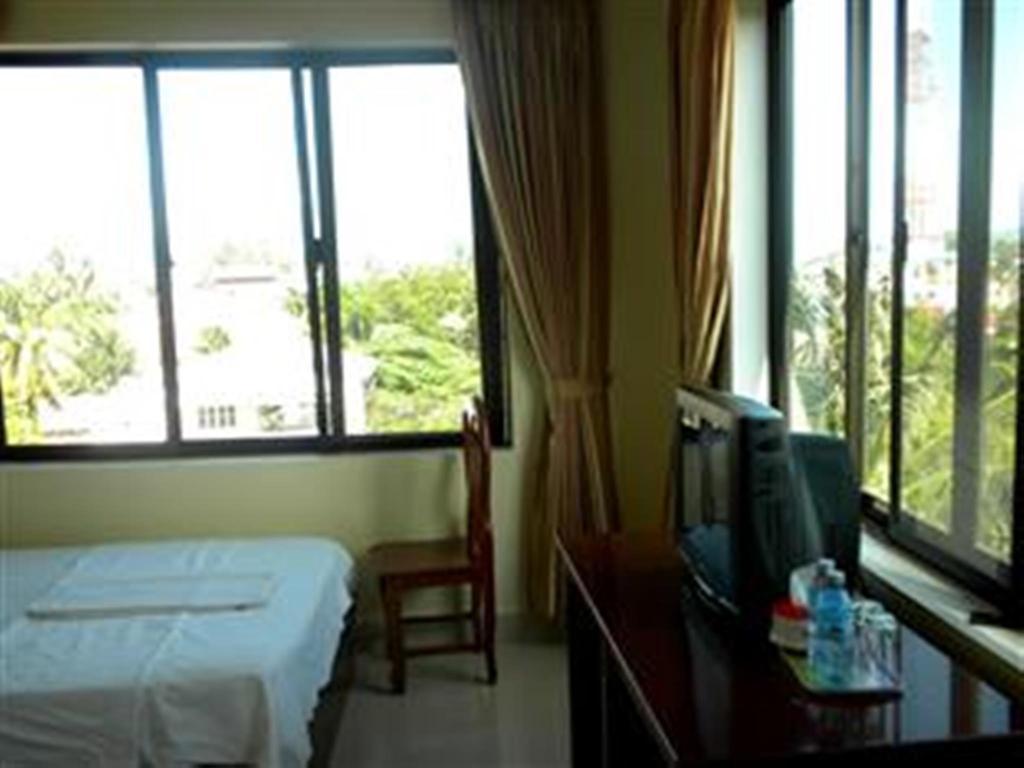 Nyny Hotel Kampot Buitenkant foto